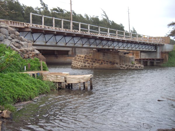 Looking under the bike bridge under construction at Kealia Beach